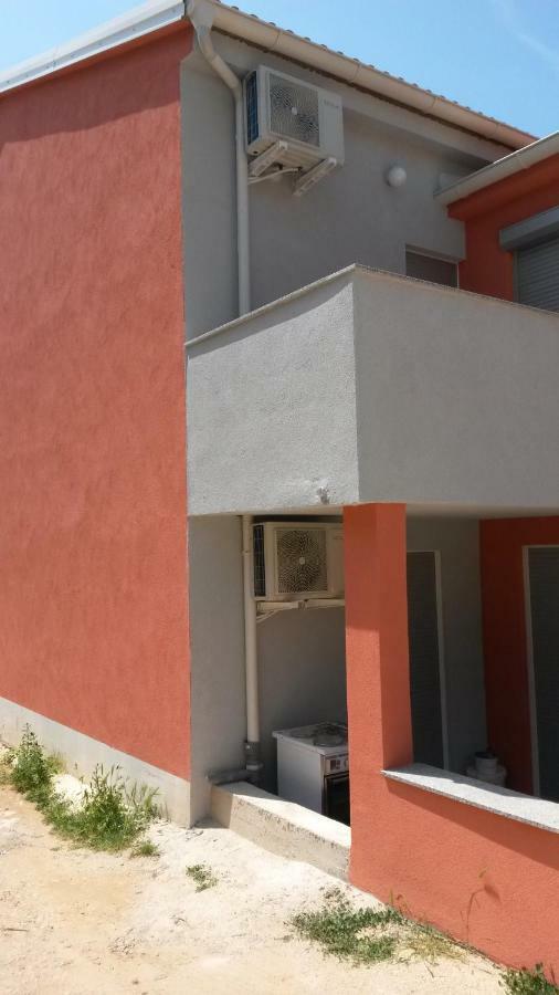 Appartamento Novalja Centar Esterno foto